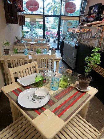 TRE AMICI pasta & deli